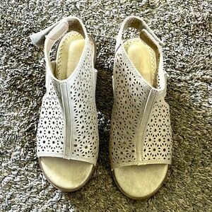 Crown Vintage Blanca Block Heel size 3